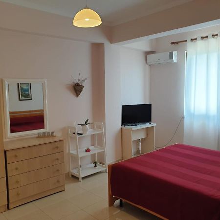 Jozi Kaiser Apartment 3 Dıraç Dış mekan fotoğraf