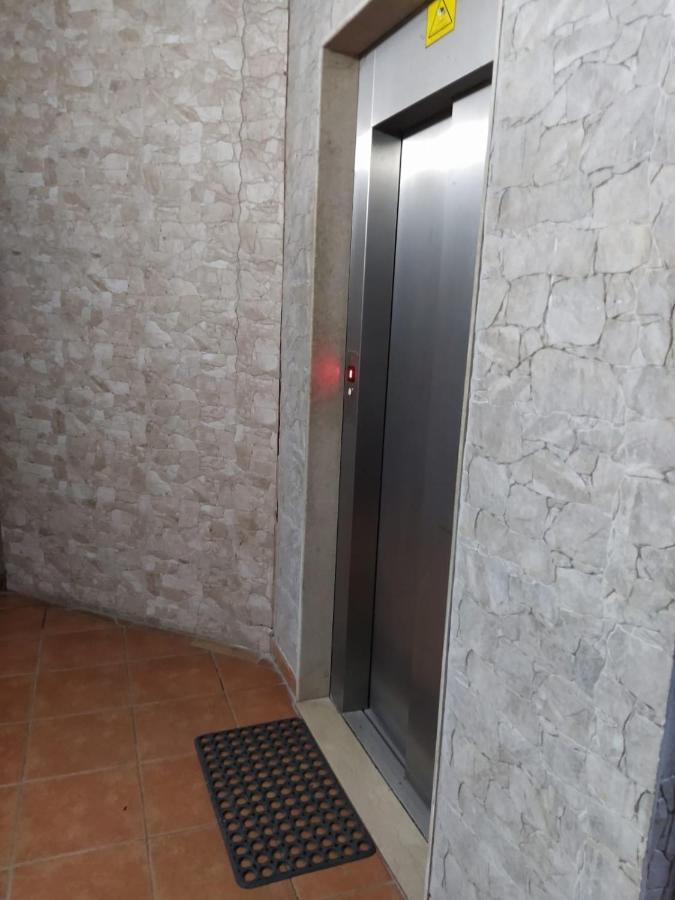 Jozi Kaiser Apartment 3 Dıraç Dış mekan fotoğraf