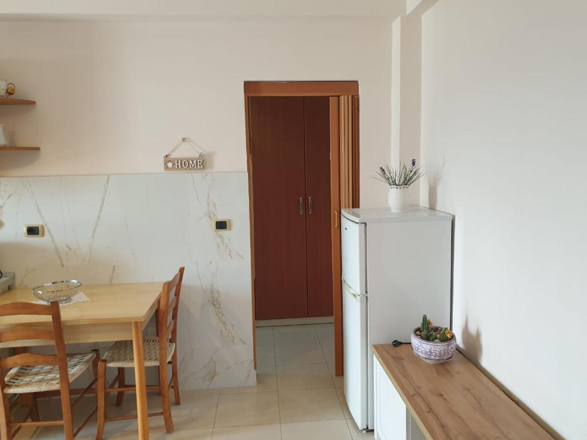 Jozi Kaiser Apartment 3 Dıraç Dış mekan fotoğraf