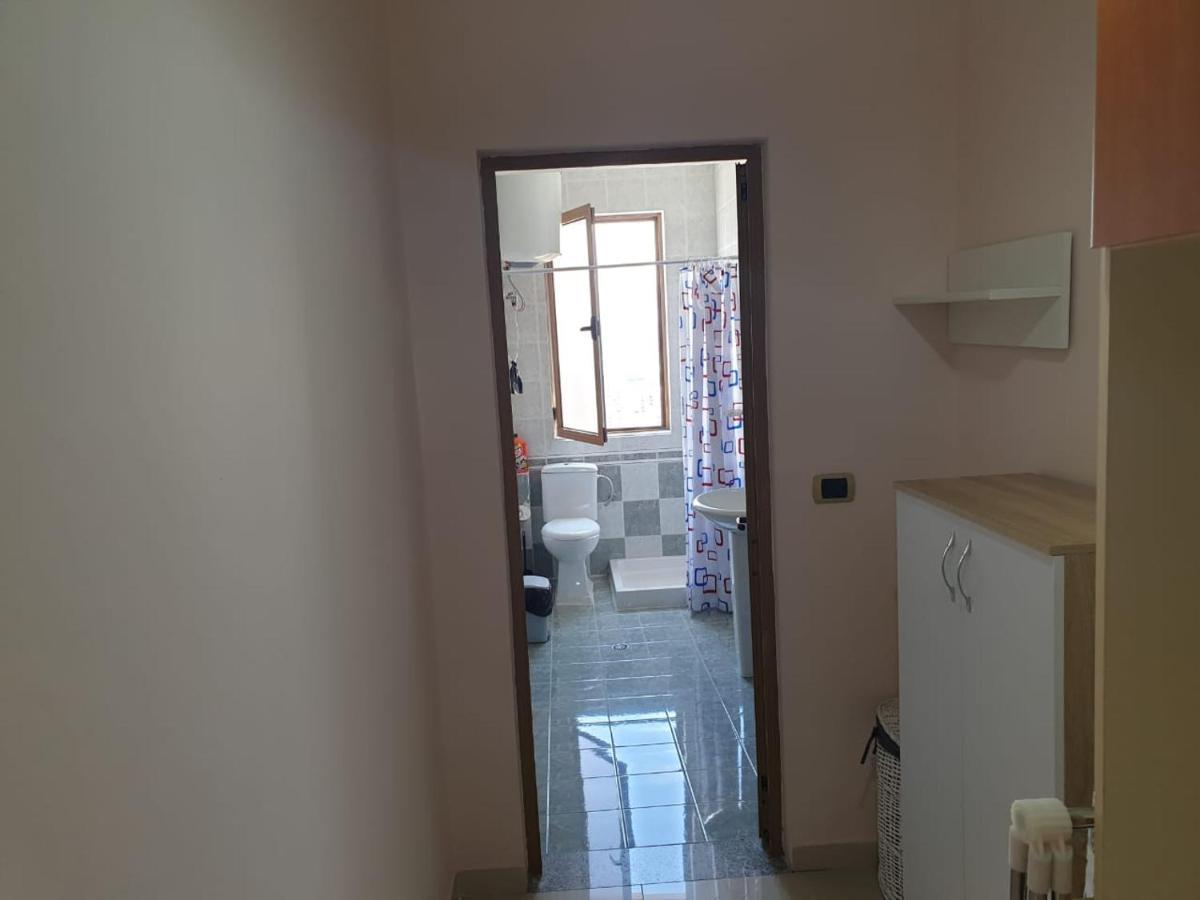 Jozi Kaiser Apartment 3 Dıraç Dış mekan fotoğraf